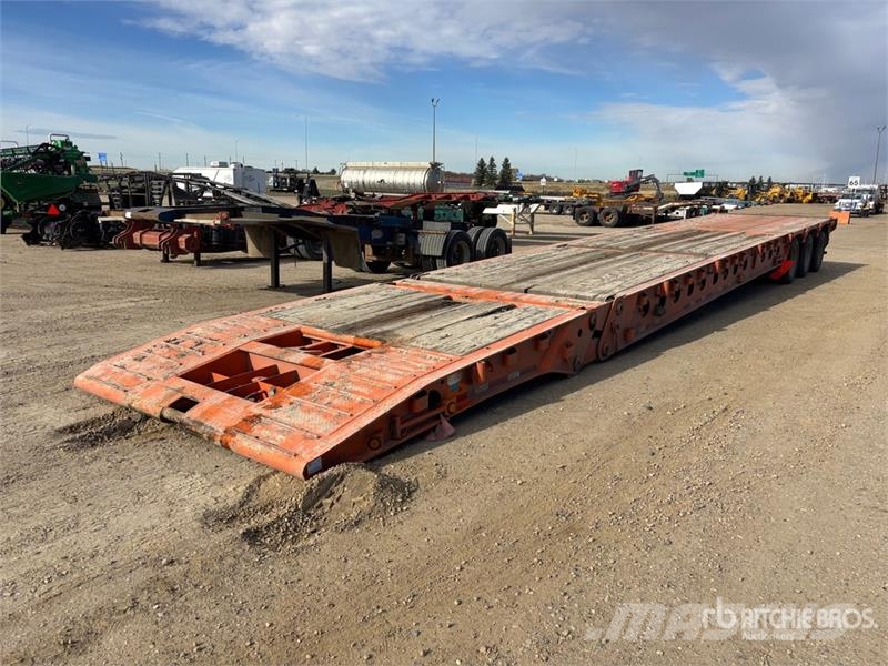 Doepker 45 ton 55 ft Tri/A Folding Neck Trailer 平板拖车