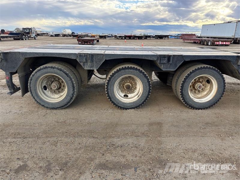 Doepker 45 ton 55 ft Tri/A Folding Neck Trailer Remorque surbaissée