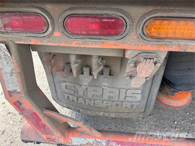 Doepker 45 ton 55 ft Tri/A Folding Neck Trailer 平板拖车