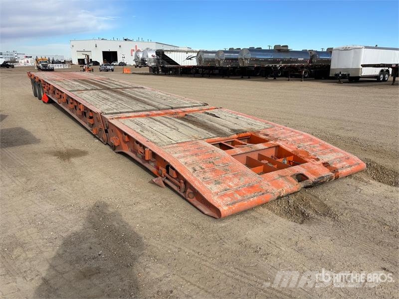 Doepker 45 ton 55 ft Tri/A Folding Neck Trailer 平板拖车