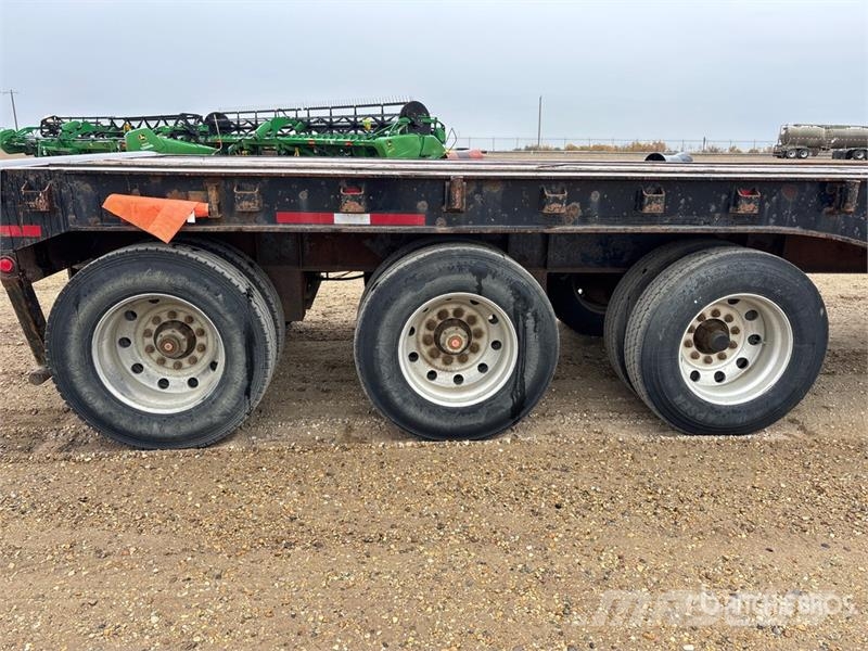 Doepker 48 ft Tri/A Flatbed Trailer Pick up/Prelata