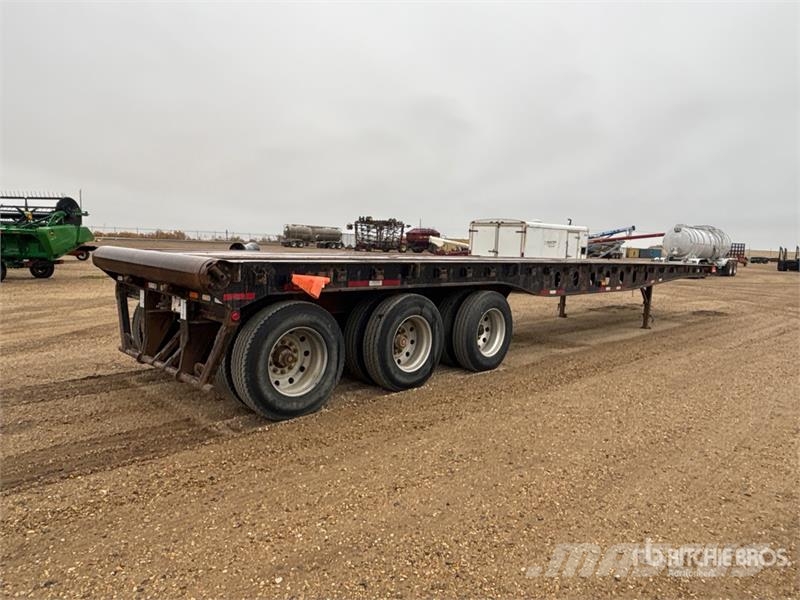 Doepker 48 ft Tri/A Flatbed Trailer Pick up/Prelata