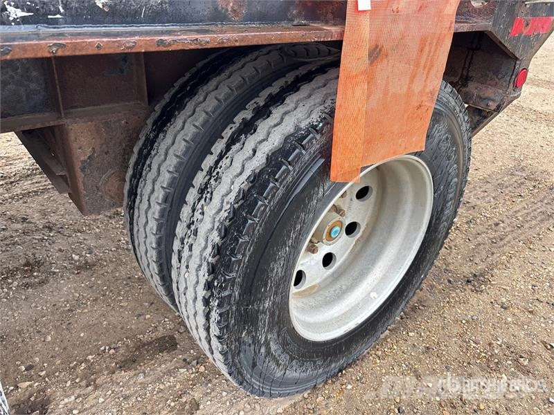 Doepker 48 ft Tri/A Flatbed Trailer Pick up/Prelata