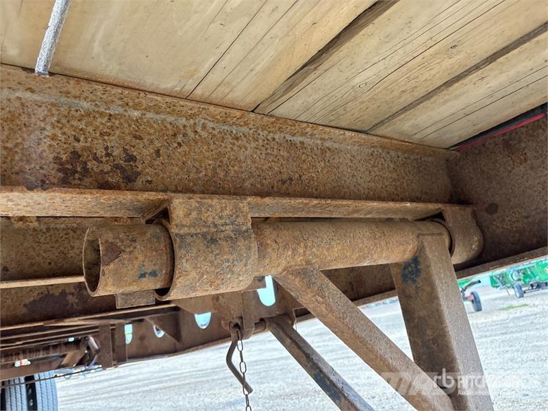 Doepker 48 ft Tri/A Flatbed Trailer Pick up/Prelata