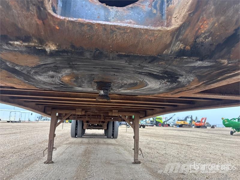 Doepker 48 ft Tri/A Flatbed Trailer Pick up/Prelata