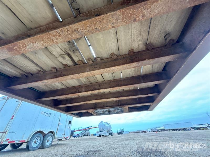 Doepker 48 ft Tri/A Flatbed Trailer Pick up/Prelata