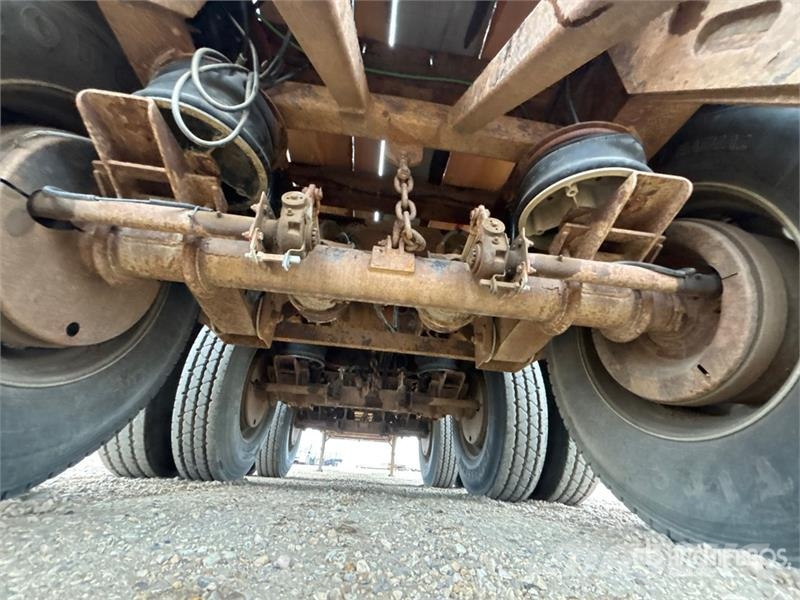 Doepker 48 ft Tri/A Flatbed Trailer Pick up/Prelata