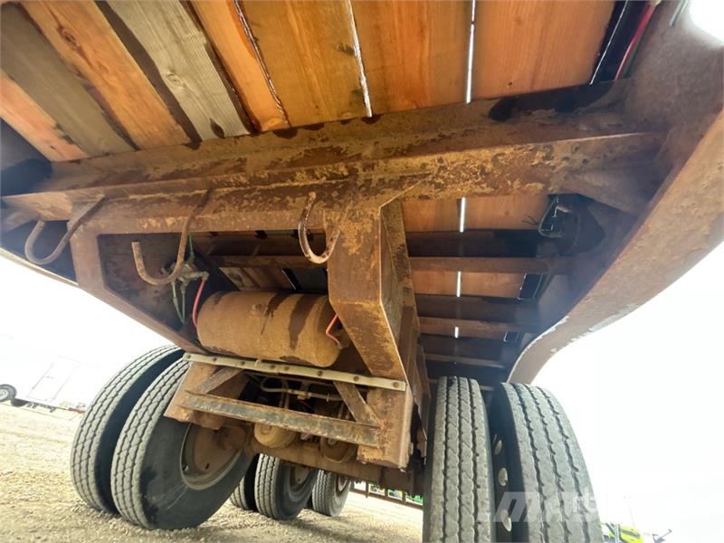 Doepker 48 ft Tri/A Flatbed Trailer Pick up/Prelata