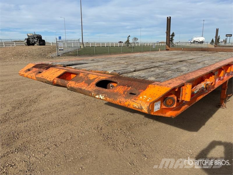 Doepker 48 ft Tri/A Flatbed Oilfield Trailer Zařízení pro zpracování