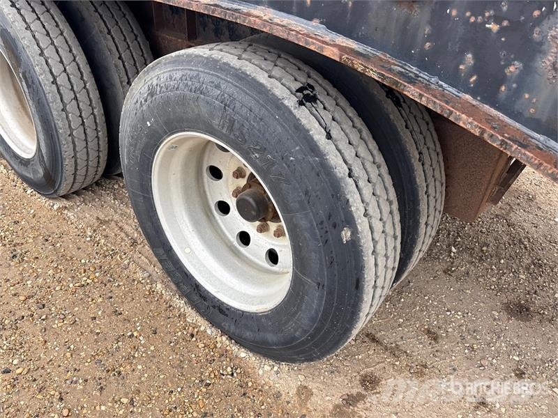 Doepker 48 ft Tri/A Flatbed Trailer Pick up/Prelata