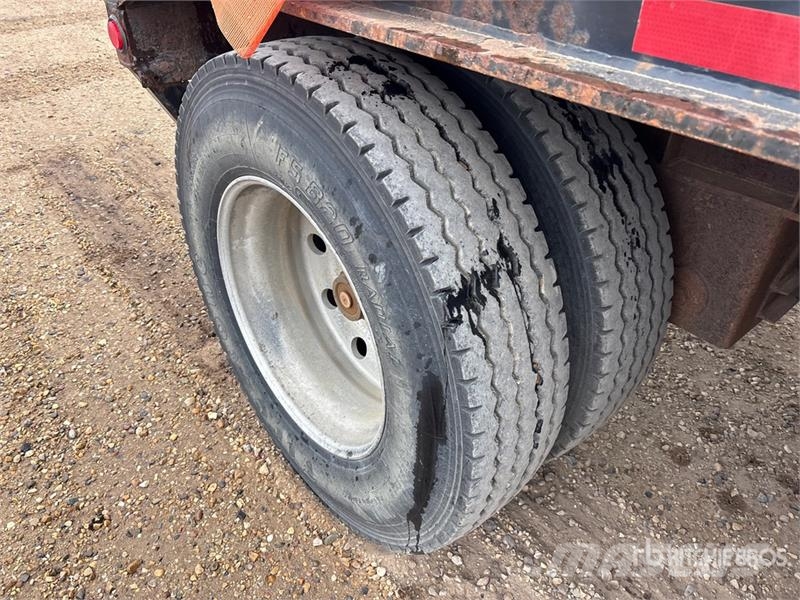 Doepker 48 ft Tri/A Flatbed Trailer Pick up/Prelata