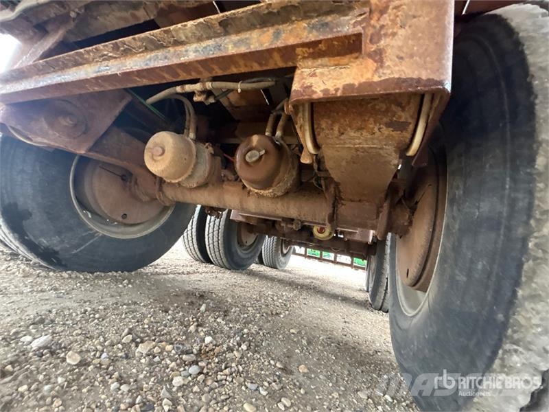 Doepker 48 ft Tri/A Flatbed Trailer Pick up/Prelata