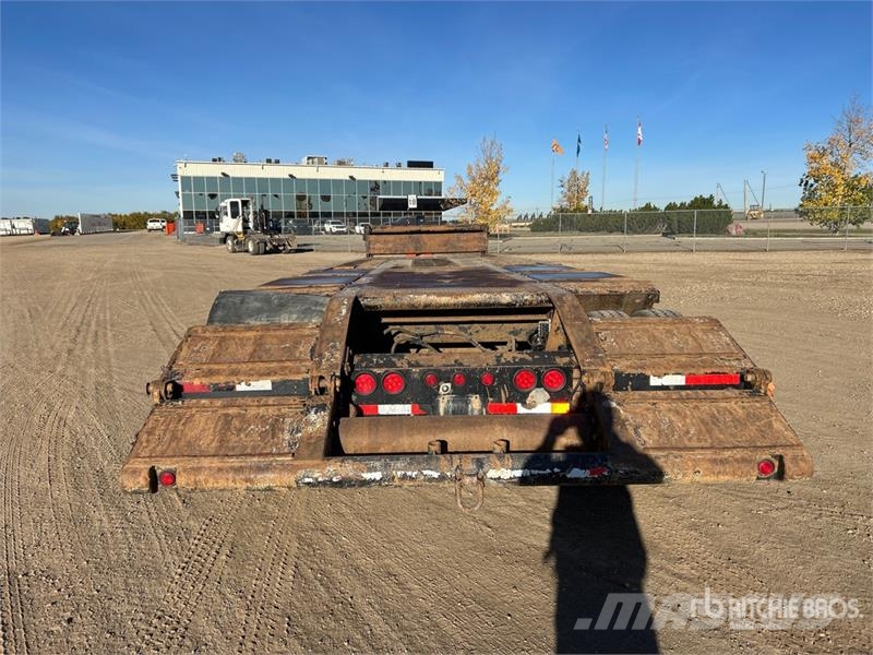 Doepker 50 ft Tri/A Folding Neck Trailer Plataformas bajas