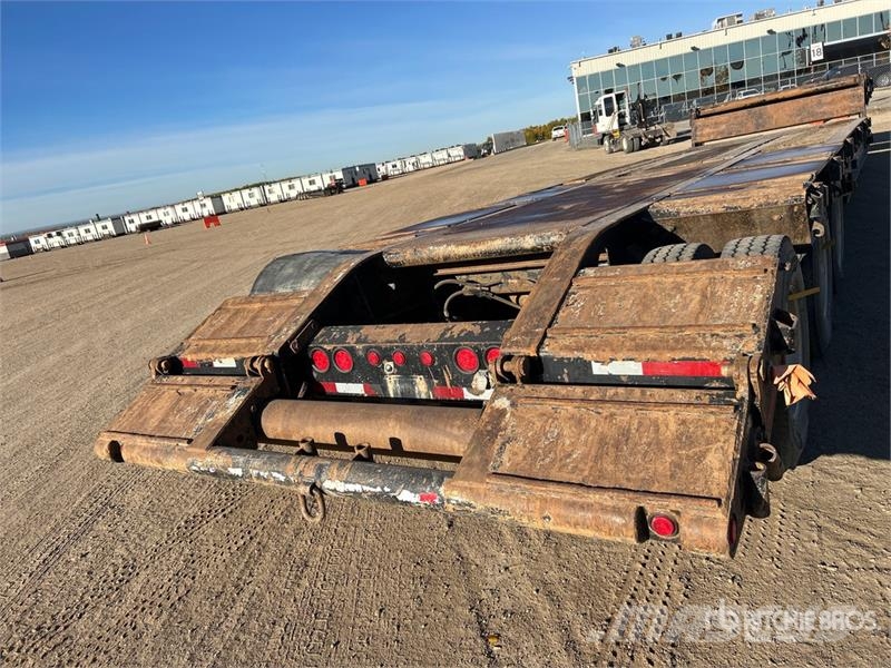 Doepker 50 ft Tri/A Folding Neck Trailer Plataformas bajas