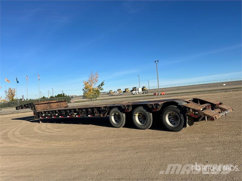 Doepker 50 ft Tri/A Folding Neck Trailer Plataformas bajas