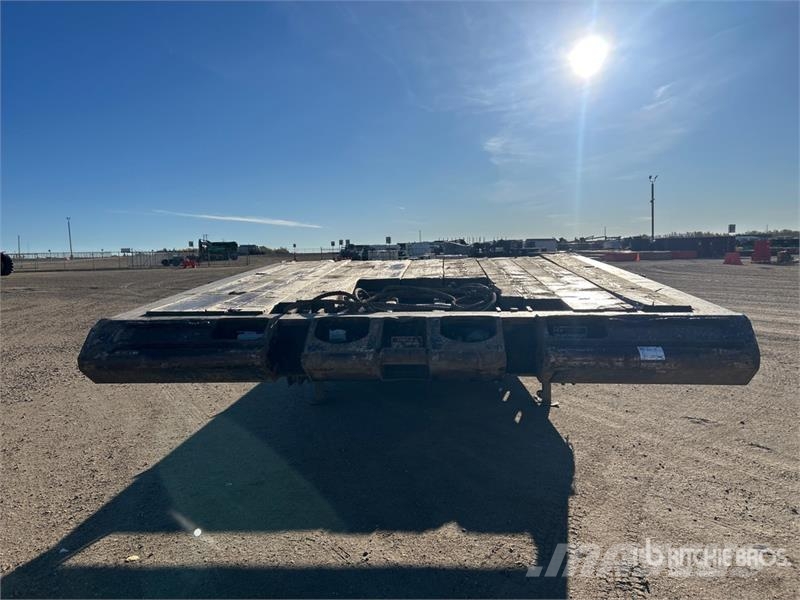Doepker 50 ft Tri/A Folding Neck Trailer Plataformas bajas