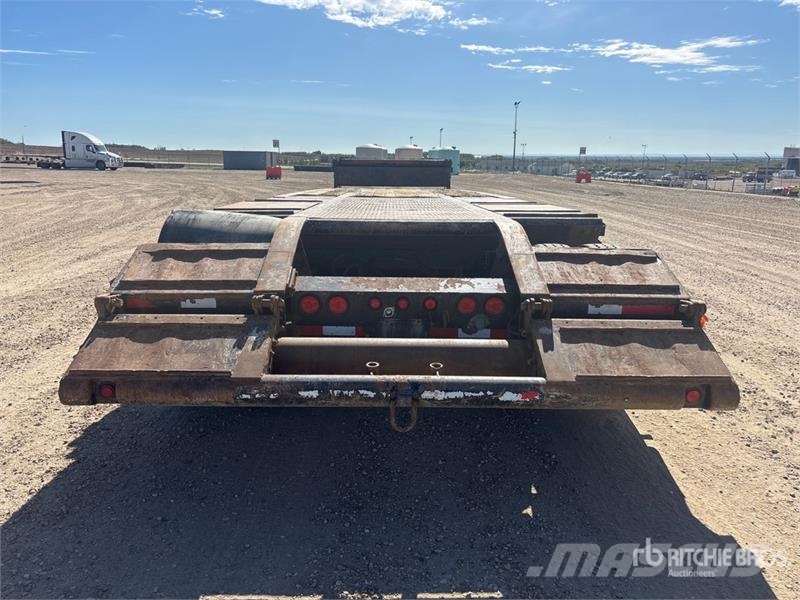 Doepker 50 ft Tri/A Folding Neck Trailer Nízko rámové nákladné automobily