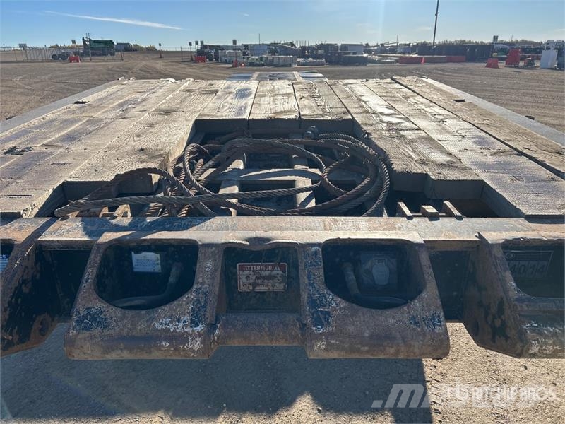 Doepker 50 ft Tri/A Folding Neck Trailer Plataformas bajas