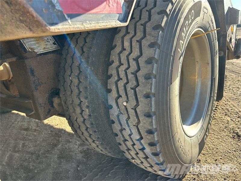 Doepker 50 ft Tri/A Folding Neck Trailer Plataformas bajas