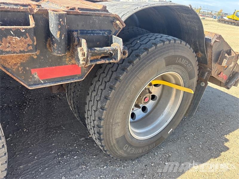 Doepker 50 ft Tri/A Folding Neck Trailer Nízko rámové nákladné automobily
