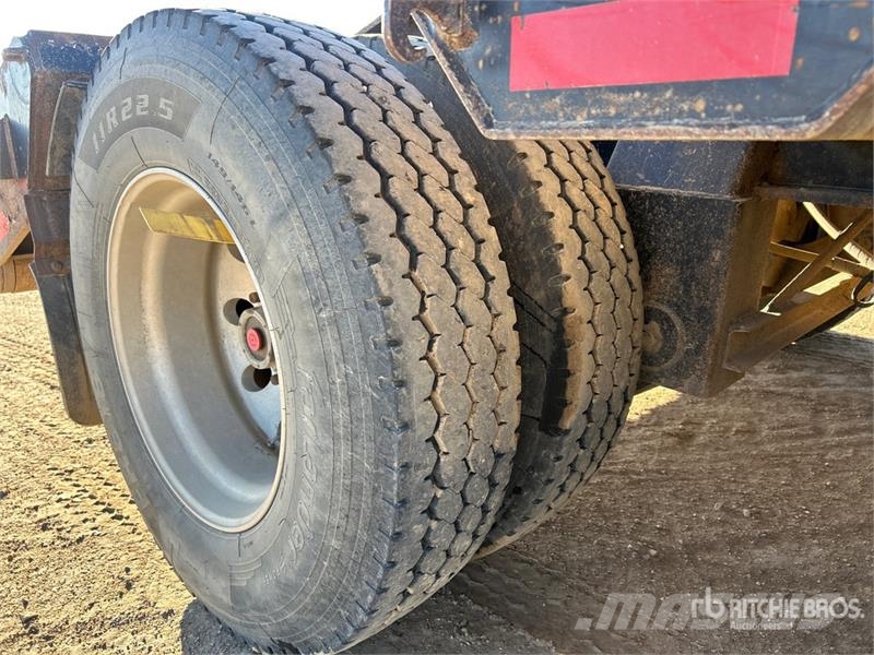 Doepker 50 ft Tri/A Folding Neck Trailer Plataformas bajas