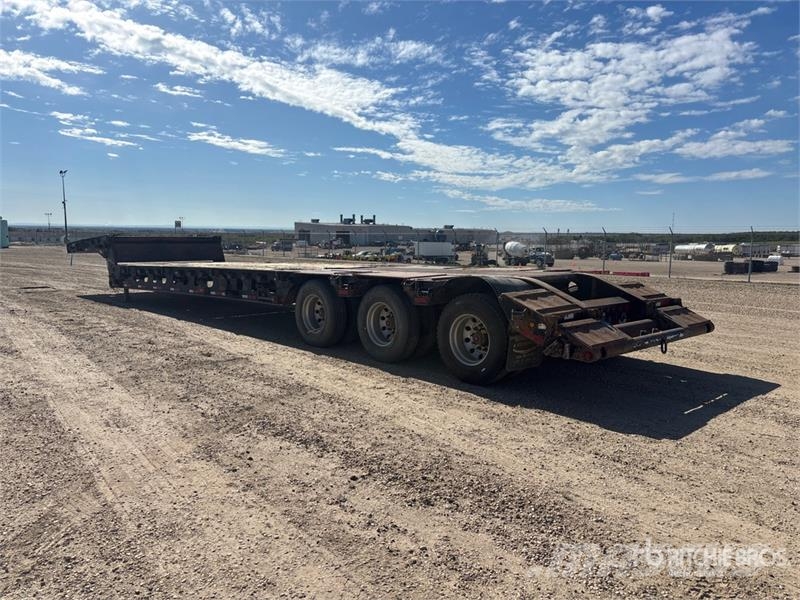 Doepker 50 ft Tri/A Folding Neck Trailer Nízko rámové nákladné automobily