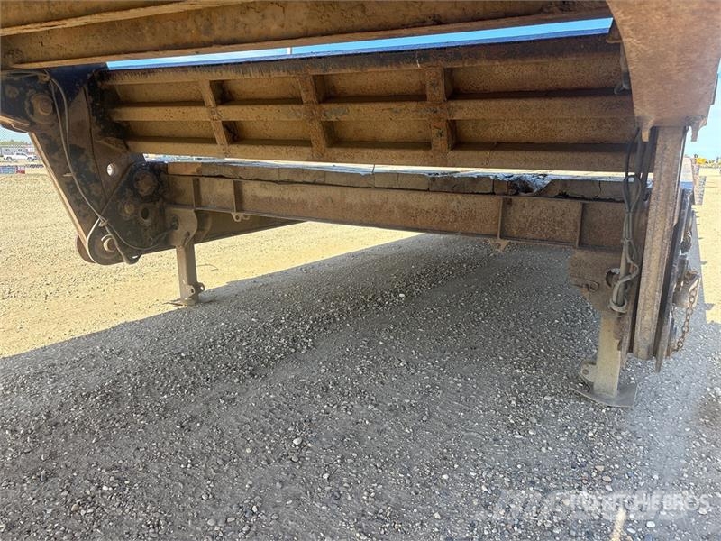 Doepker 50 ft Tri/A Folding Neck Trailer Nízko rámové nákladné automobily