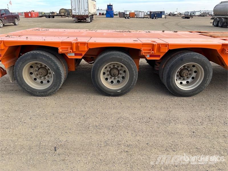 Doepker 50 ton 52 ft Tri/A Folding Neck Trailer Низкорамные прицепы