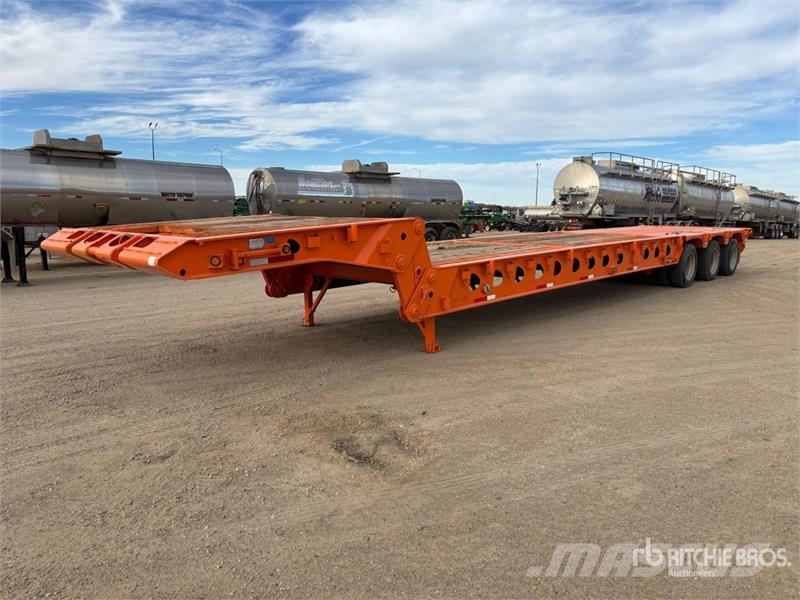 Doepker 50 ton 52 ft Tri/A Folding Neck Trailer Низкорамные прицепы