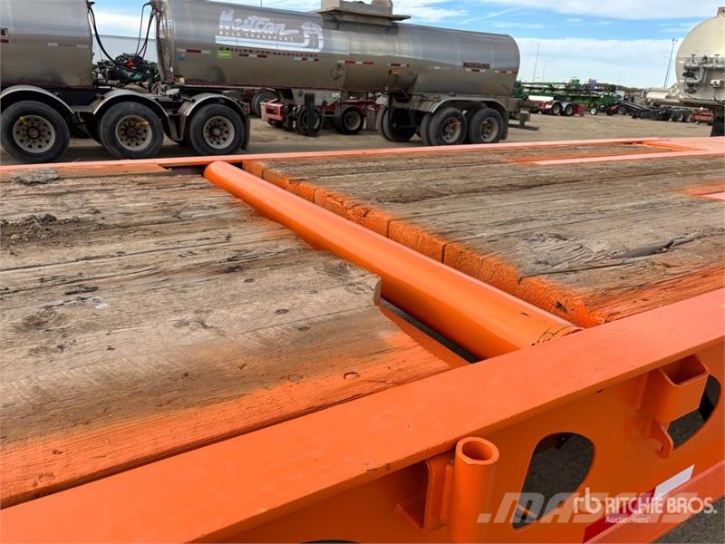 Doepker 50 ton 52 ft Tri/A Folding Neck Trailer Низкорамные прицепы
