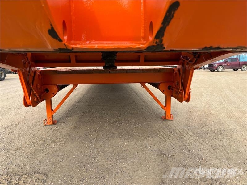 Doepker 50 ton 52 ft Tri/A Folding Neck Trailer Низкорамные прицепы