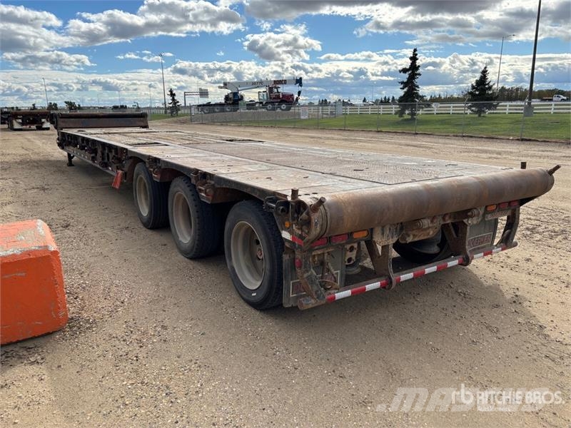 Doepker 52 ft Tri/A Folding Neck Trailer Низкорамные прицепы