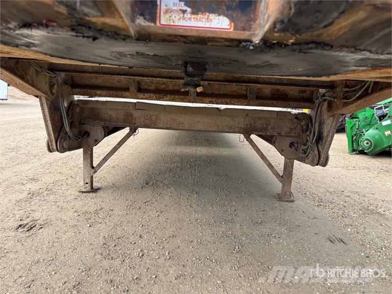 Doepker 52 ft Tri/A Folding Neck Trailer Низкорамные прицепы