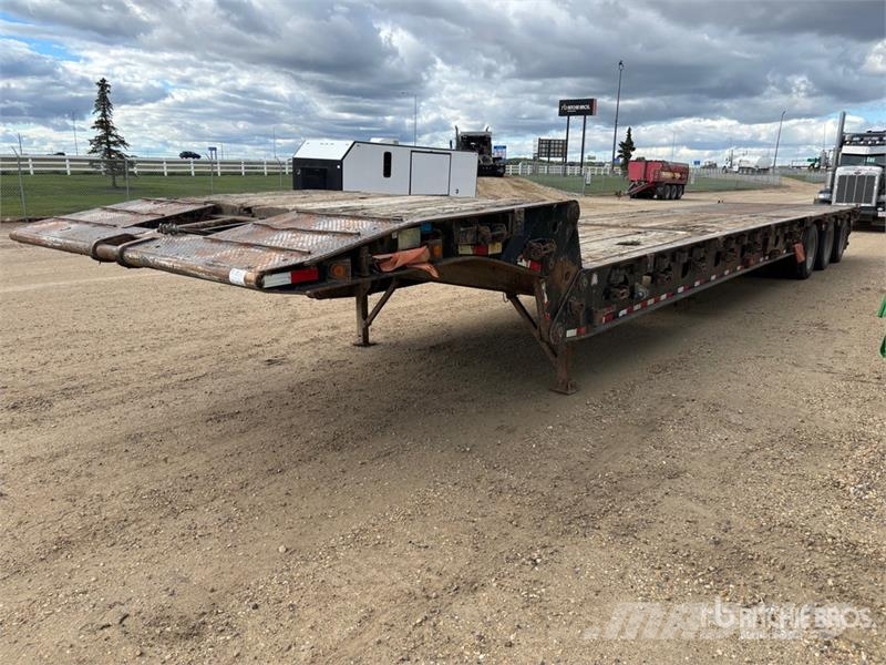 Doepker 52 ft Tri/A Folding Neck Trailer Низкорамные прицепы