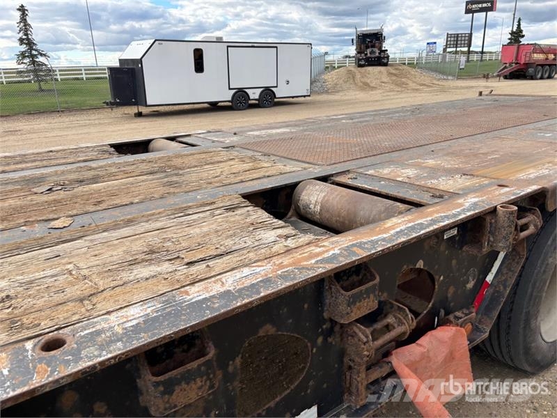 Doepker 52 ft Tri/A Folding Neck Trailer Низкорамные прицепы