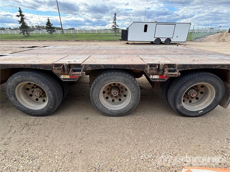Doepker 52 ft Tri/A Folding Neck Trailer Низкорамные прицепы