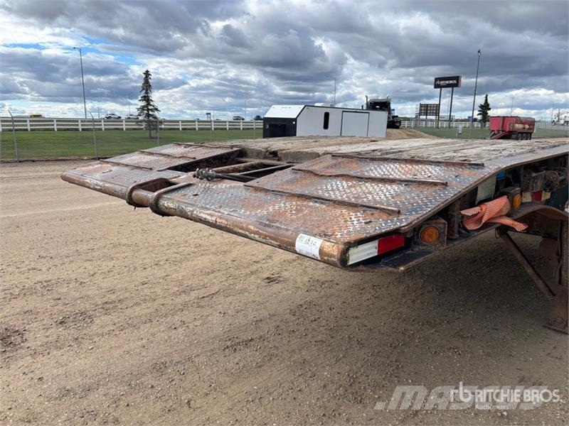 Doepker 52 ft Tri/A Folding Neck Trailer Низкорамные прицепы
