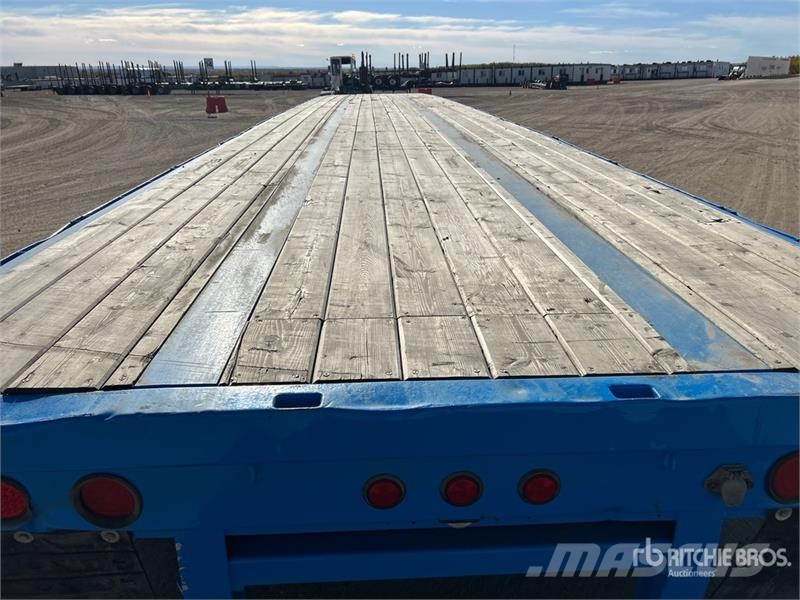 Doepker 53 ft Tri/A Flatbed Trailer Remolques de cama baja