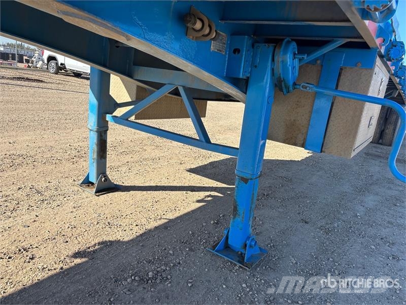 Doepker 53 ft Tri/A Flatbed Trailer Remorque ridelle