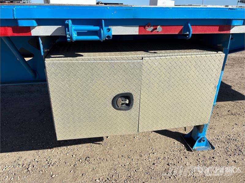 Doepker 53 ft Tri/A Flatbed Trailer Remorque ridelle