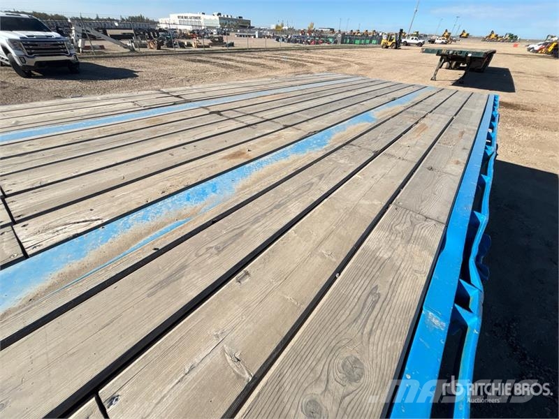 Doepker 53 ft Tri/A Flatbed Trailer Remorque ridelle