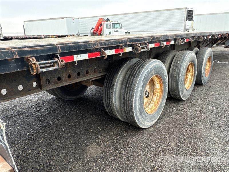 Doepker 53 ft Tri/A Flatbed Trailer Flatbed/Dropside trailers