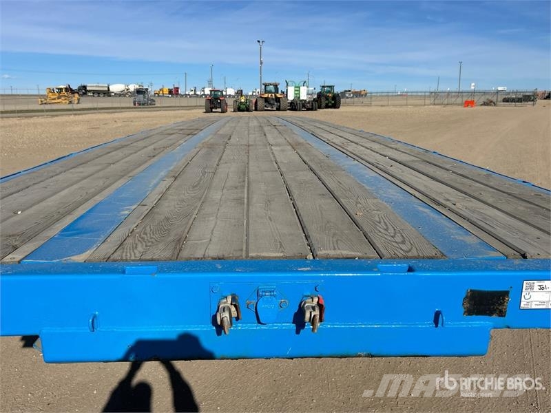 Doepker 53 ft Tri/A Flatbed Trailer Remolques de cama baja