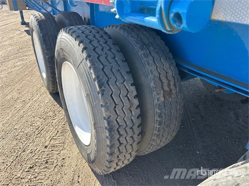 Doepker 53 ft Tri/A Flatbed Trailer Remolques de cama baja