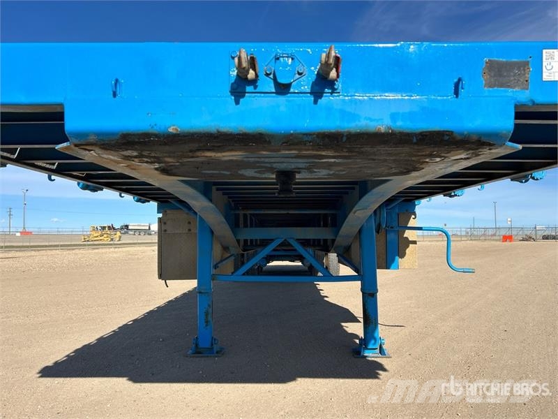 Doepker 53 ft Tri/A Flatbed Trailer Remolques de cama baja