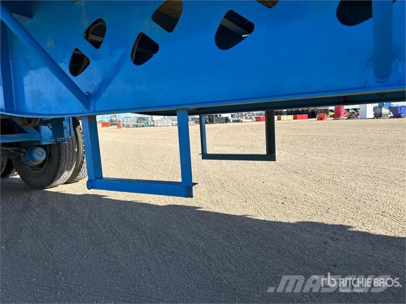 Doepker 53 ft Tri/A Flatbed Trailer Remolques de cama baja