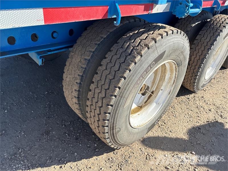 Doepker 53 ft Tri/A Flatbed Trailer Remorque ridelle