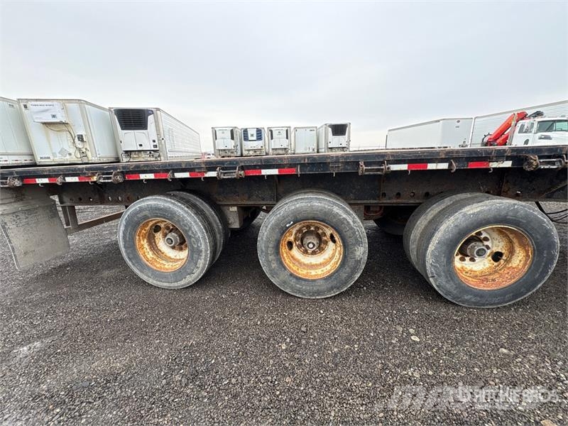 Doepker 53 ft Tri/A Flatbed Trailer Flatbed/Dropside trailers