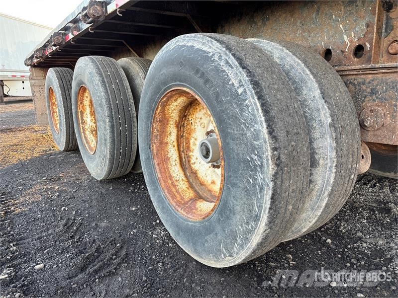 Doepker 53 ft Tri/A Flatbed Trailer Pritschenanhänger