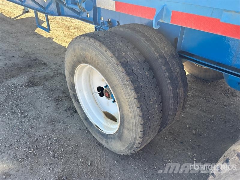 Doepker 53 ft Tri/A Flatbed Trailer Remorque ridelle